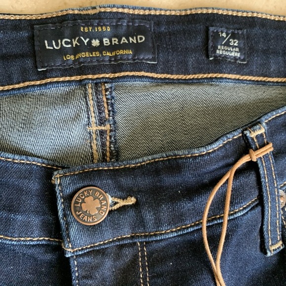 Lucky Brand Women's Mid Rise Sweet Straight Jeans Size 14/32 - Picture 8 of 10